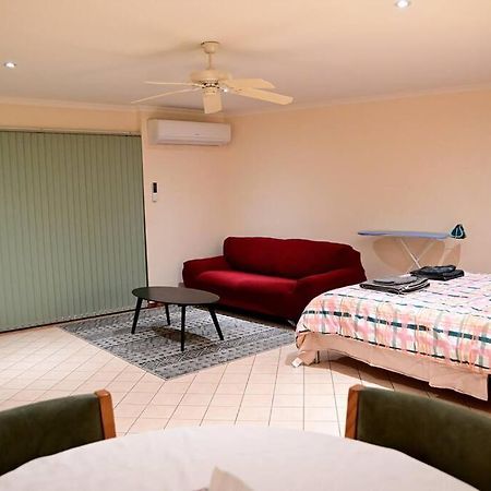 Spacious Studio In Alicesprings Queenbed+Ksairbed Alice Springs Exteriör bild